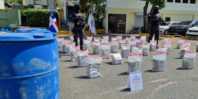 Apresan a cuatro colombianos y ocupan 278 paquetes cocaina en  La Altagracia