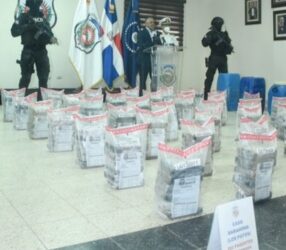Apresan dos y ocupan 263 paquetes cocaína en costa de Barahona