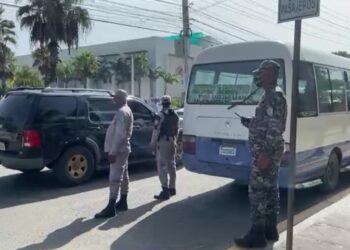 Choferes realiza paro sorpresa en la Lincoln y SDE