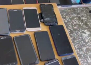 PN ocupa armas blancas, celulares y otros objetos en cárcel 15 de Azua