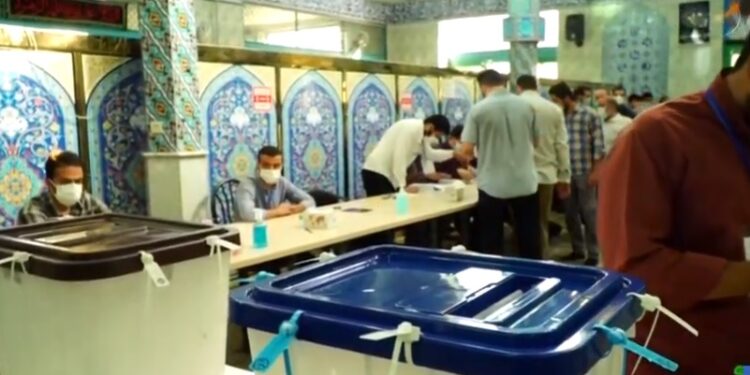 Irán vota en elecciones presidenciales con el ultraconservador Raisi como favorito