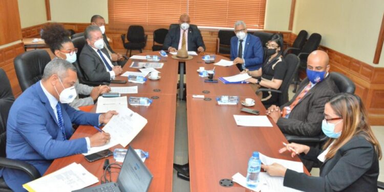 Senado escucha opinión de CONANI sobre Proyecto de Ley que regula práctica de béisbol de menores