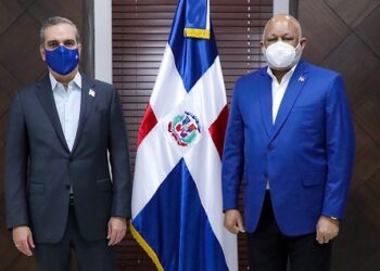 Presidente Abinader y ministro de Educación aprueban plan para nuevo año escolar presencial