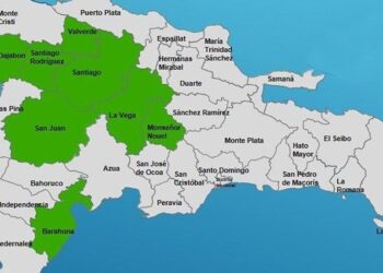 COE pone bajo alerta varias provincias por Onda Tropical