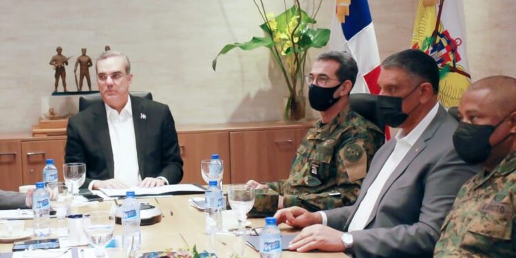 Sigue reforzada seguridad en residencia del presidente Abinader