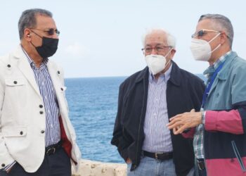 Academia de Ciencias y Ayuntamiento SDE inician gestión para cierre vertedero  a orillas río Ozama