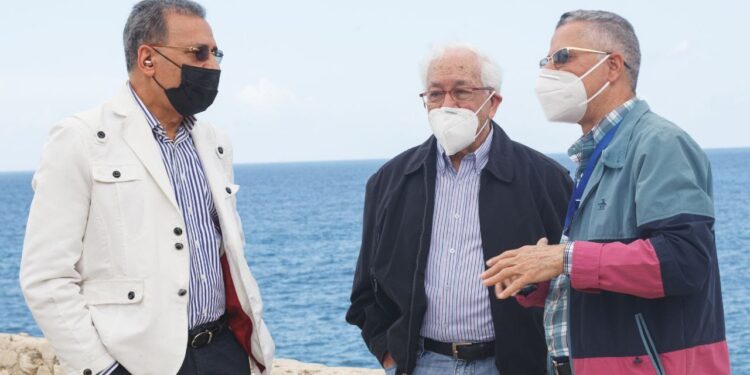 Academia de Ciencias y Ayuntamiento SDE inician gestión para cierre vertedero  a orillas río Ozama