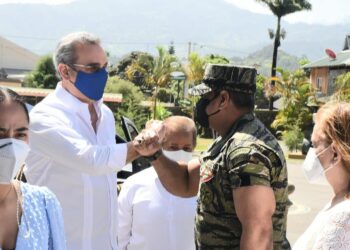 Presidente de la República visita 6to. Batallón de Cazadores en Constanza