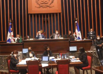 Senado aprueba varias iniciativas y proyectos de Ley