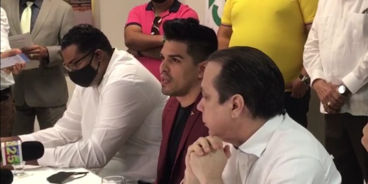 Propietarios de bares, restaurantes y comerciantes piden al gobierno permitirle trabajar a partir del miércoles