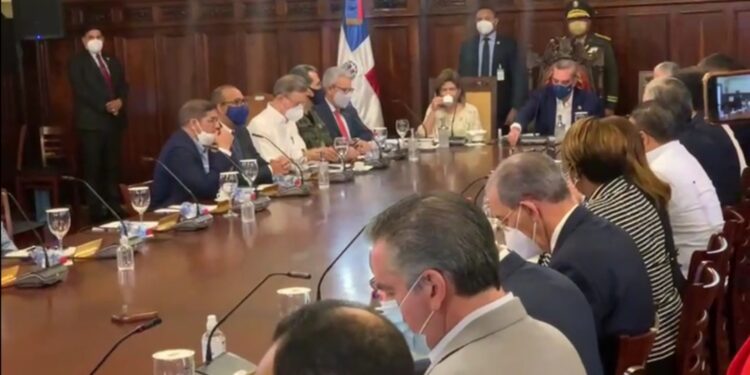 Presidente Abinader encabeza Consejo de ministros