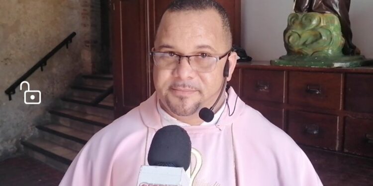 Párroco llama al gobierno intervenir Iglesia Las Mercedes