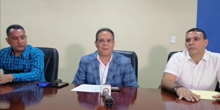 Transportistas garantizan no aumentar pasaje y piden gobierno vaya en su auxilio