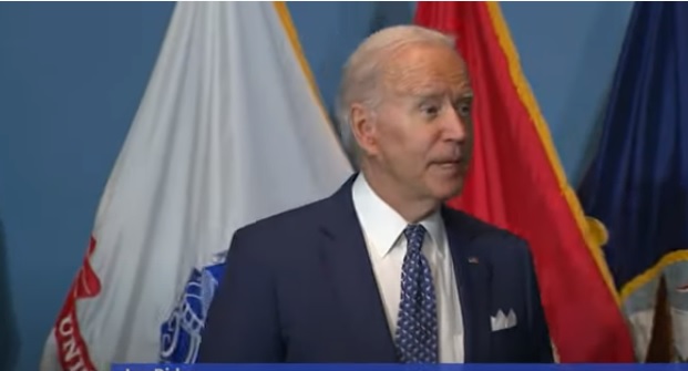 Biden asegura que su país tiene una pandemia de “no vacunados”