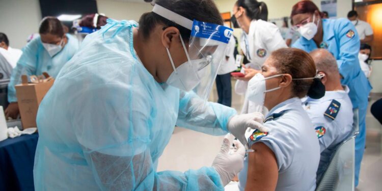Autoridades de salud logran inocular el 70% de los ciudadanos en María Trinidad Sánchez contra Covid-19 con  primera dosis