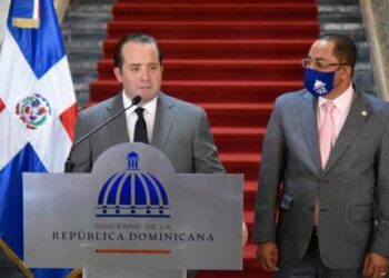 Gobierno pagará en cheque a servidores públicos este mes