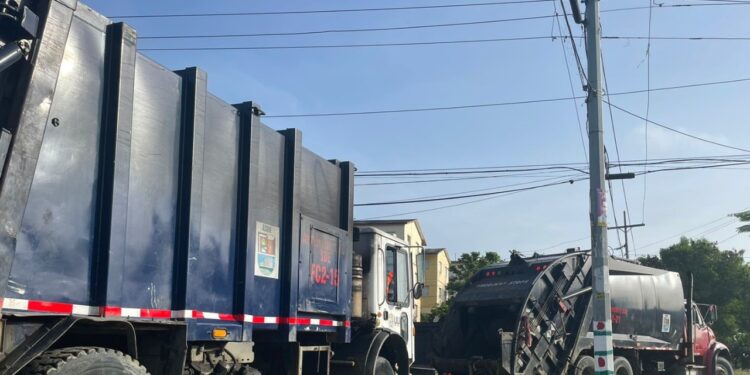 Ayuntamiento Santo Domingo Este elimina vertederos improvisados en zonas más descuidadas por empresa contratista