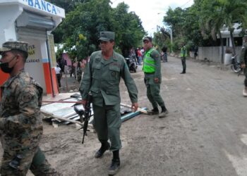 Miembros del SENPA son atacados a pedradas al intentar prohibir extracción de arena río Nizao