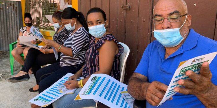 Munícipes destacan mejoría en recogida de basura en sectores de Santo Domingo Este