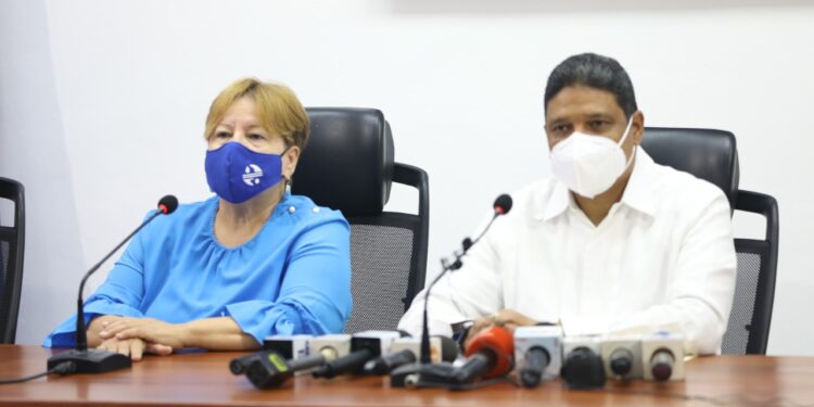 COE eleva a 18 las provincias en alerta por efectos de ciclón tropical