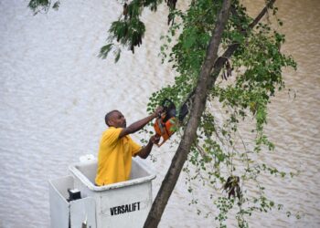Ayuntamiento SDE activa Mesa Prevención de Riesgo ante posible paso por el país tormenta Fred