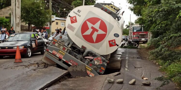 Accidente en Barrio Lindo, La Herradura, Santiago