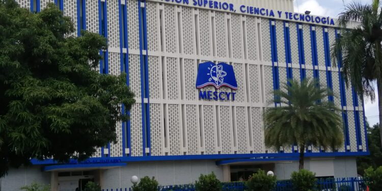 García Fermín garantiza medidas del MESCYT cumplen con leyes y apego a la transparencia