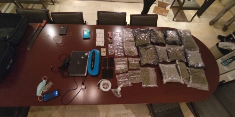 Capturan dominicano buscado por narcotráfico en EE. UU. y ocupan 14 paquetes marihuana