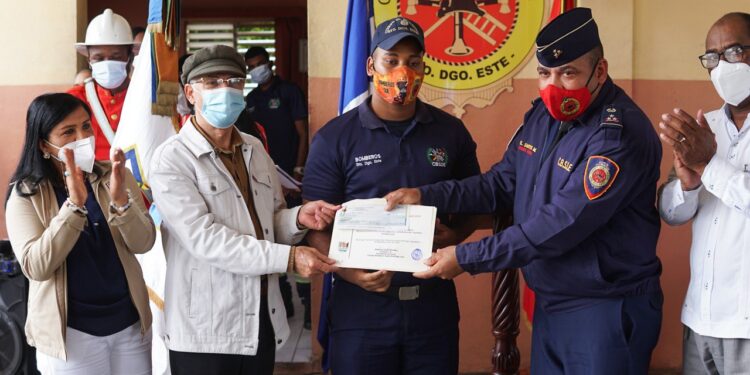 Ayuntamiento inicia remodelación estaciones de bomberos en Santo Domingo Este