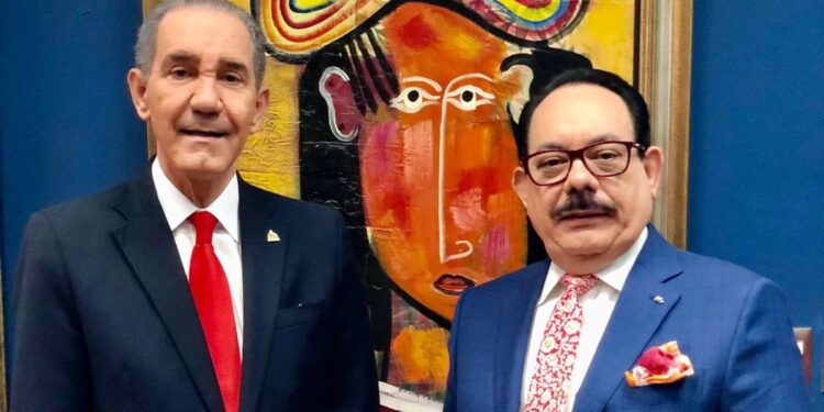 García Fermín afirma MESCYT otorga más de 10,000 becas nacionales e internacionales a estudiantes meritorios