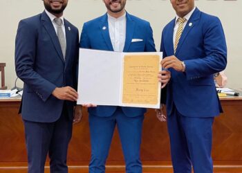 Manny Cruz declarado hijo predilecto de Santo Domingo