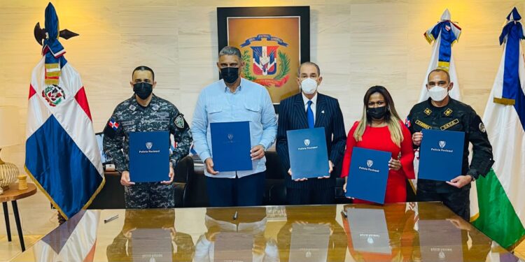 MESCYT firma convenios para especializar agencias investigación de la Policía en análisis, investigación criminal y ciberseguridad