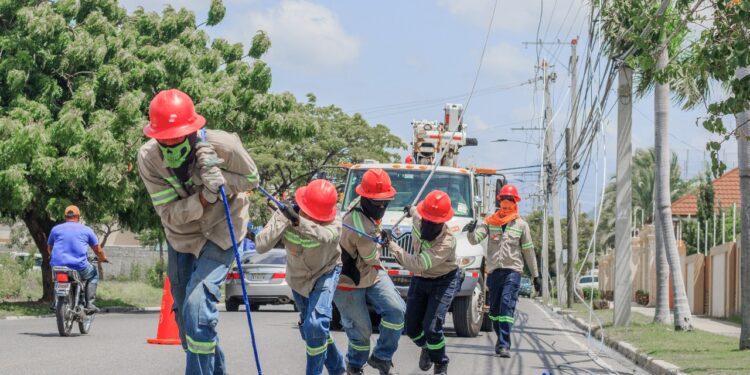 Edesur ejecuta proyecto rehabilitación de redes en Peravia
