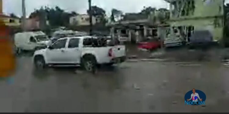 VIDEO. Congestionamientos vehicular por depresión tropical Grace kilómetros 22 y 15 autopista Duarte
