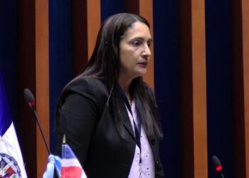 Senadora Lía Díaz somete proyecto para construcción hospital en Las Yayas de Azua