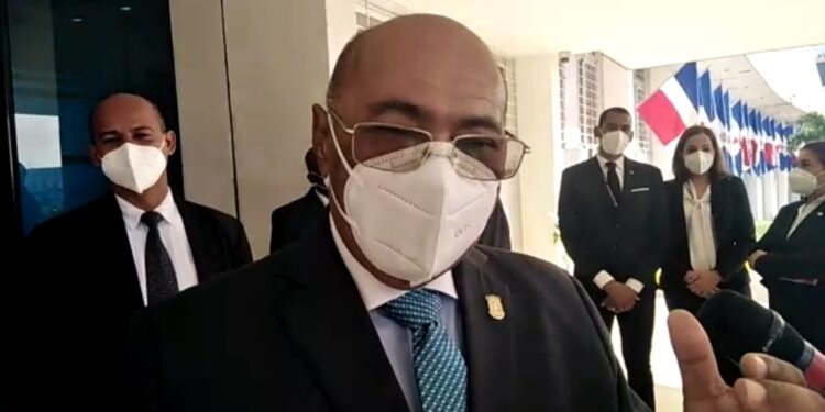 Presidente TC asegura el país enfrenta grandes restos de democracia
