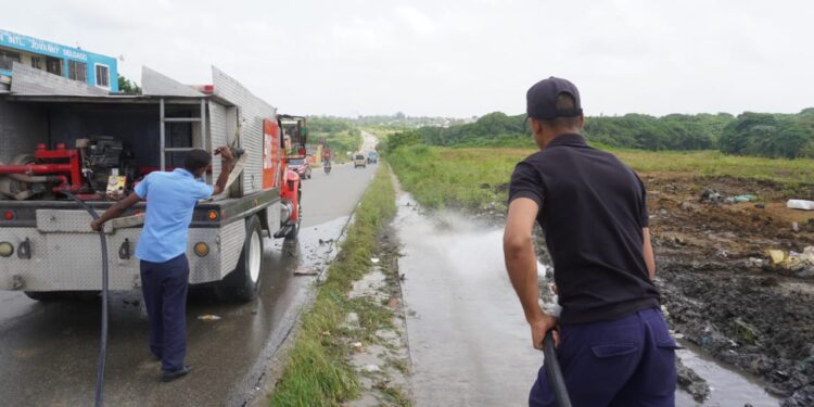 Alcaldía Alcarrizos intensifica jornada simultánea de limpieza en diversos sectores