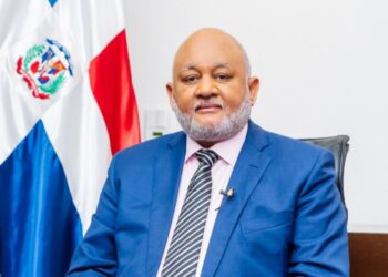 Ministro  Educación reconoce trabajo que realiza el INABIE