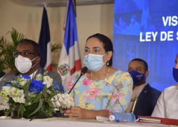 Comisión Bicameral Seguridad Social del Senado celebra vistas públicas en Azua