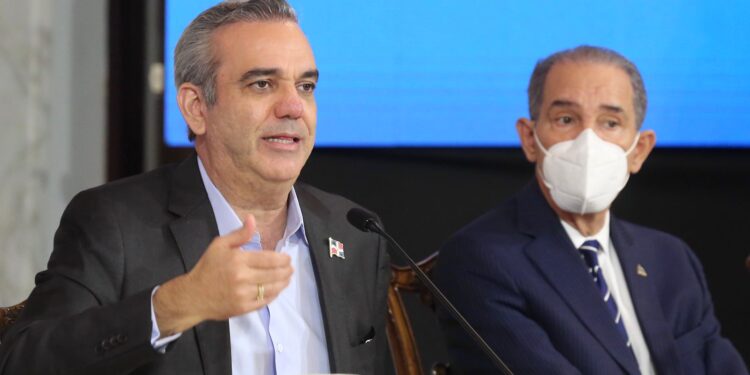 Comisión del Gobierno y sociedad civil seleccionará beneficiarios de becas