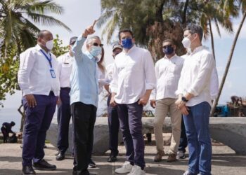 Ministro de Turismo y alcalde Manuel Jiménez coordinan proyectos turísticos en Santo Domingo Este