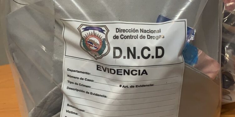 Detienen mujer en el AILA con más de cuatro kilos de cocaína