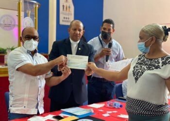 Comisión Presidencial de Apoyo al Desarrollo Barrial continúa asistiendo familias damnificadas por tormenta Laura