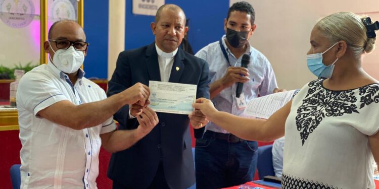 Comisión Presidencial de Apoyo al Desarrollo Barrial continúa asistiendo familias damnificadas por tormenta Laura