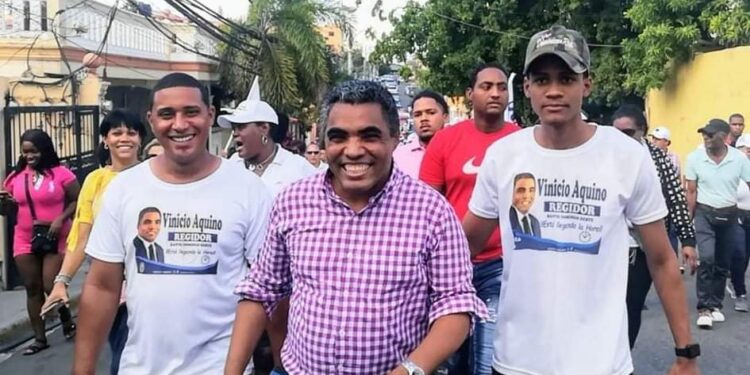 Regidor Vinicio Aquino afirma se mantendrá firme en PRD, como partido de oportunidades