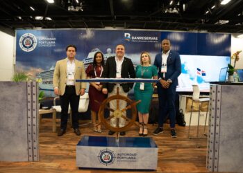 Autoridad Portuaria Dominicana se reúne con homólogos de la región y operadores de cruceros en feria SeatradeCruise Global de Miami