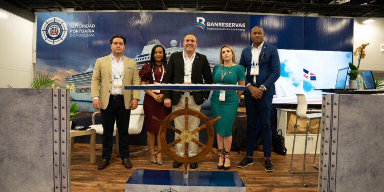 Autoridad Portuaria Dominicana se reúne con homólogos de la región y operadores de cruceros en feria SeatradeCruise Global de Miami