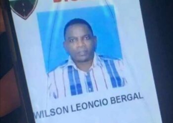 Asesinan agente DIGESSET y a su esposa en plaza de Pantoja
