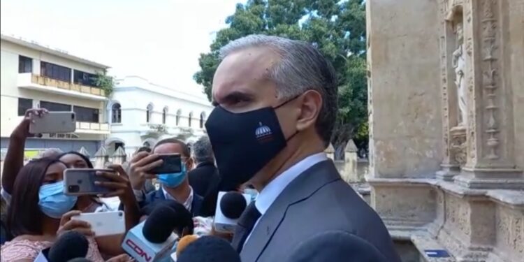 Ministro Trabajo llama a la cordura ante paro convocado por los médicos