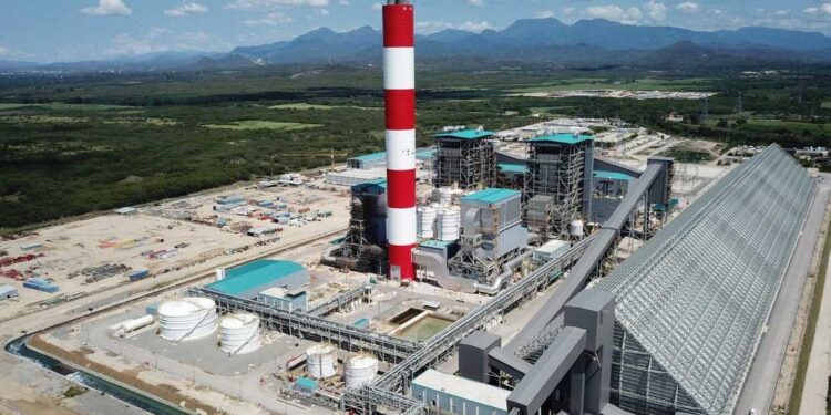 Presidente Abinader crea mediante decreto fideicomiso para administrar termoeléctrica Punta Catalina